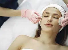 Kwasy MESOESTETIC w Katowicach – skuteczna regeneracja i odmładzanie skóry