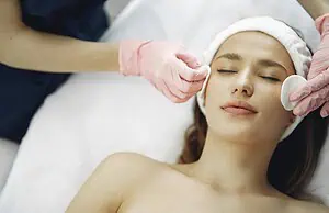 Kwasy MESOESTETIC w Katowicach – skuteczna regeneracja i odmładzanie skóry
